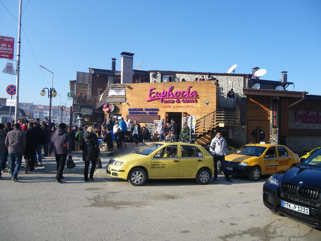 Neon Gondola Lift Apartments Bansko Exterior foto